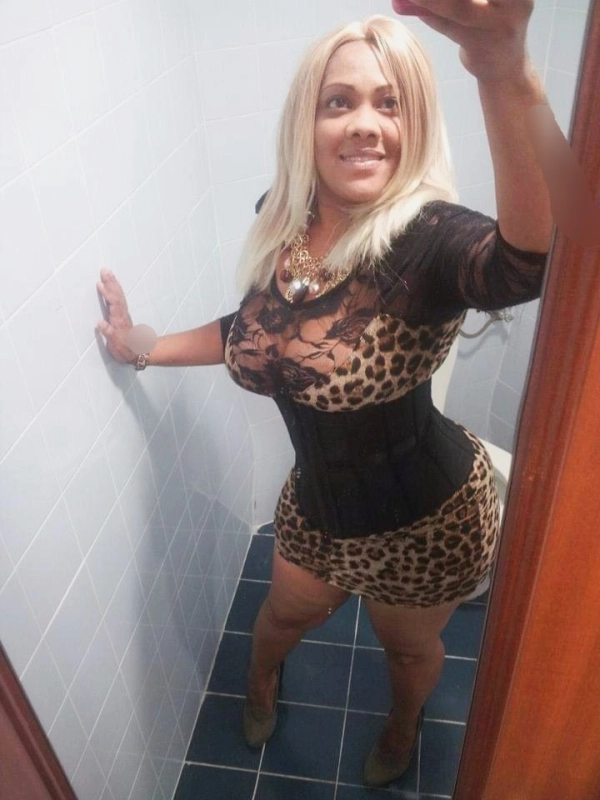 Laura novedad  Lorena la bomba latina en carolinas bajas - 2