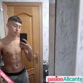 Andres  CHICO JOVEN BUSCA PAREJA PARA TRIO