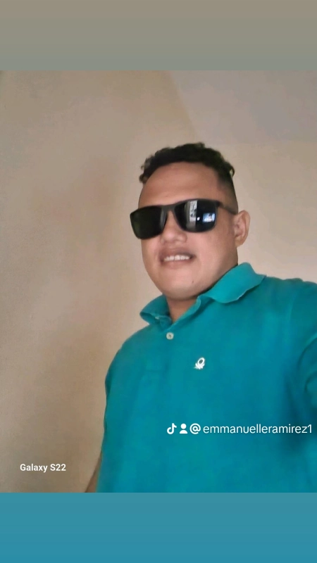 Manuel  Manuel chico venezolano 28 años busca pasarla bn