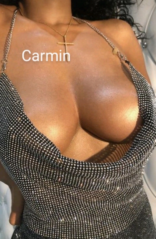   Carmin Carmin, Acompañantes salidas masajes y masajes especiales - 1