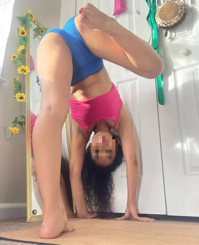 Masiel  Amante ala yoga tengo flexibilidad en todo mi cuerpo soy una enana dulce 