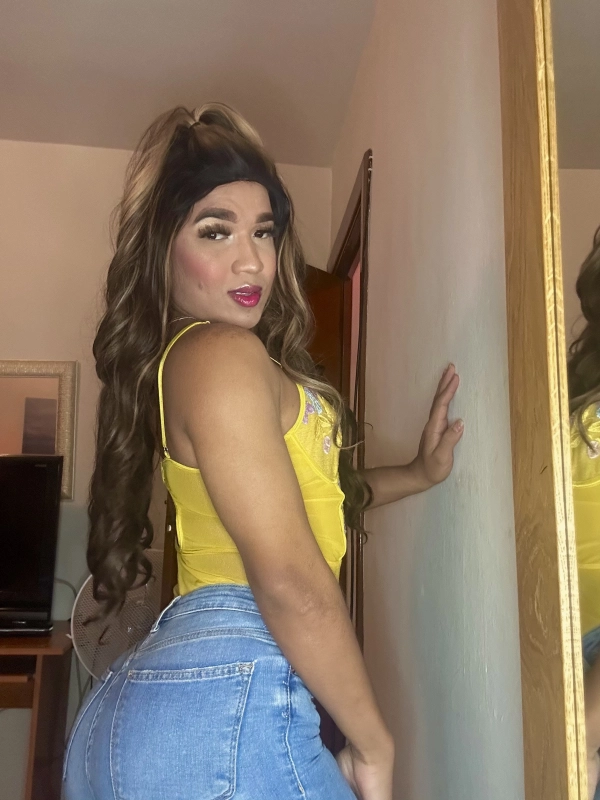 Valentina  Divertida chica trans colombiana disponible para ti 24 horas  - 1