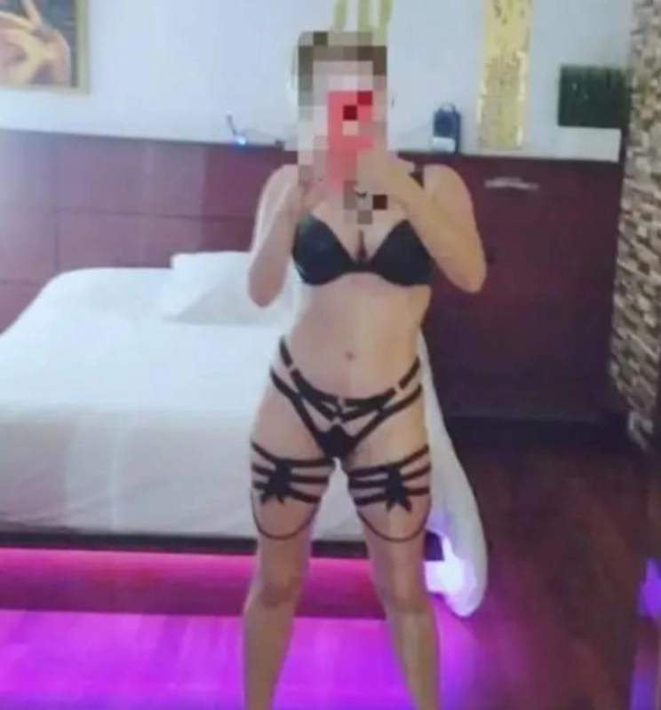 Carol Rubita independiente besucona Trato de Novio????  - 1