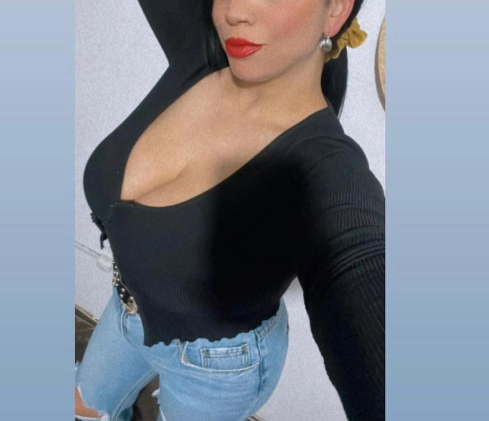 Chica Argentina morenaza curvas de infarto - 1