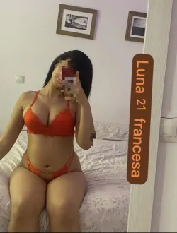 Francesa sexy de 21 años a domicilio o videos