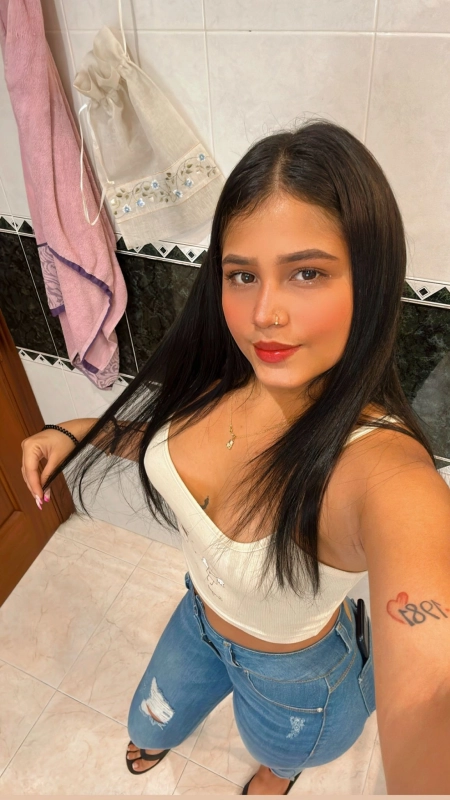 HOLA, SOY ANDREA COLOMBIANA NUEVA EN MADRID 