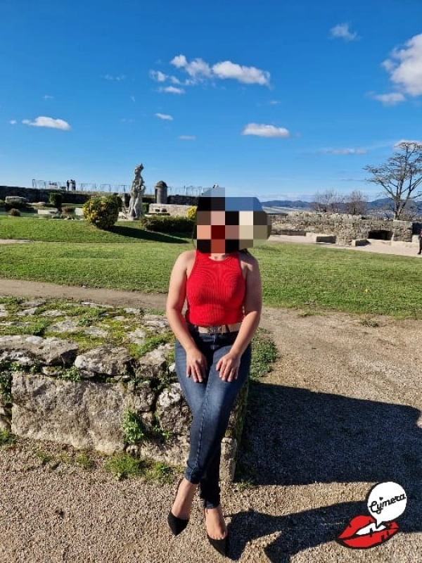 Hola soy una chica joven cariñosa complaciente  - 1