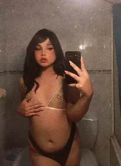 SALVADOREÑA PASIVA, TRANS FEMENINA MUY GUARRILLA