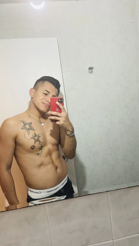 Jovencito latino guapo vers más fiestero - 2