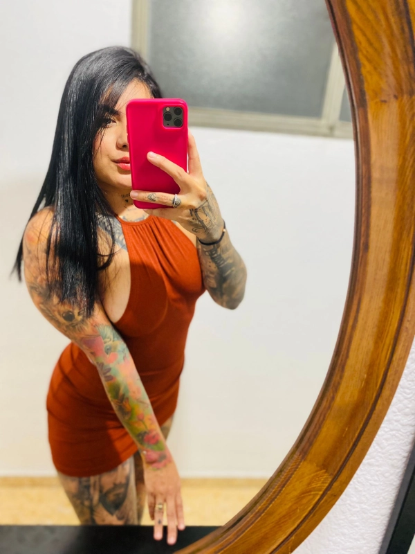 KAREN CHICA TATUADA Y CAÑERA TE ESPERA PARA UNA - 1