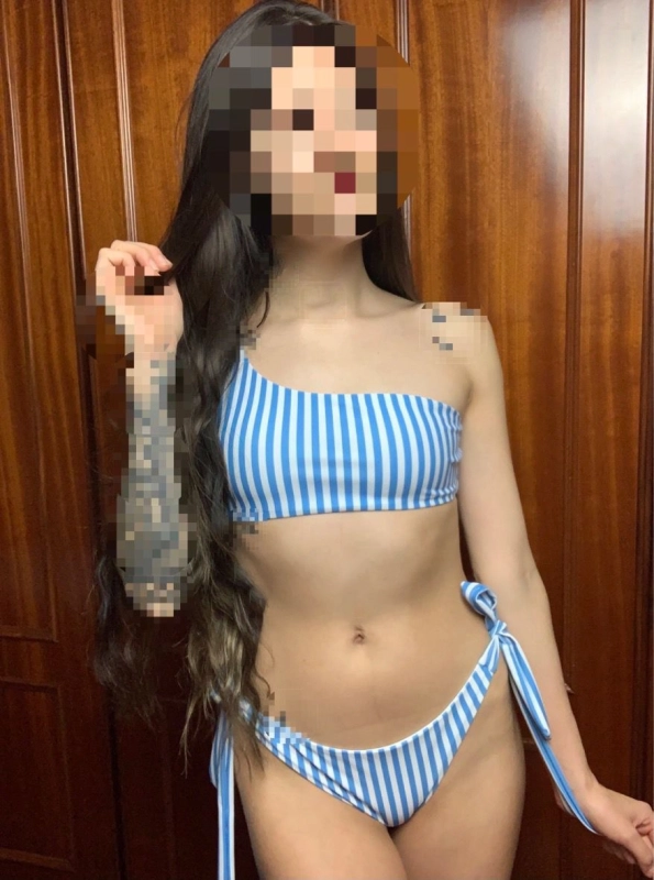 Andreaa morena con un cuerpo delgado y 100%natural - 1