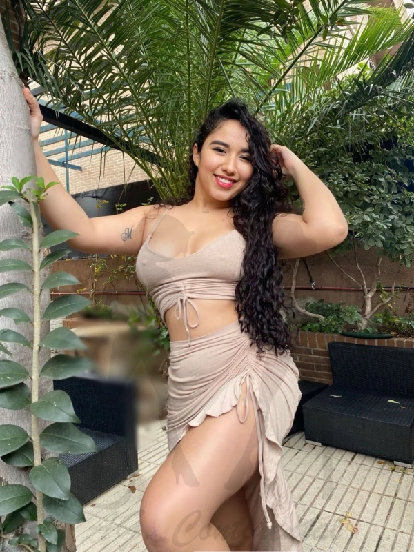 MASAJISTA A DOMICILIO DISPONIBLE LAS 24 H  - 1