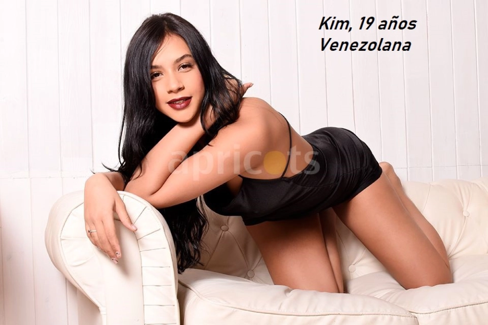 me llamo kim y soy una modelo con un cuerpo tierno - 1