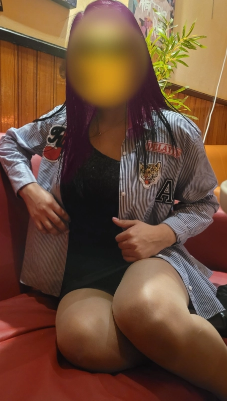 JOVEN LATINA SALIDA VIDEOLLAMADA