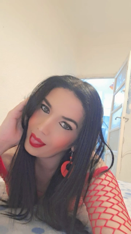 Soy Kiara una hermosa trans cachonda y muy curiosa - 2