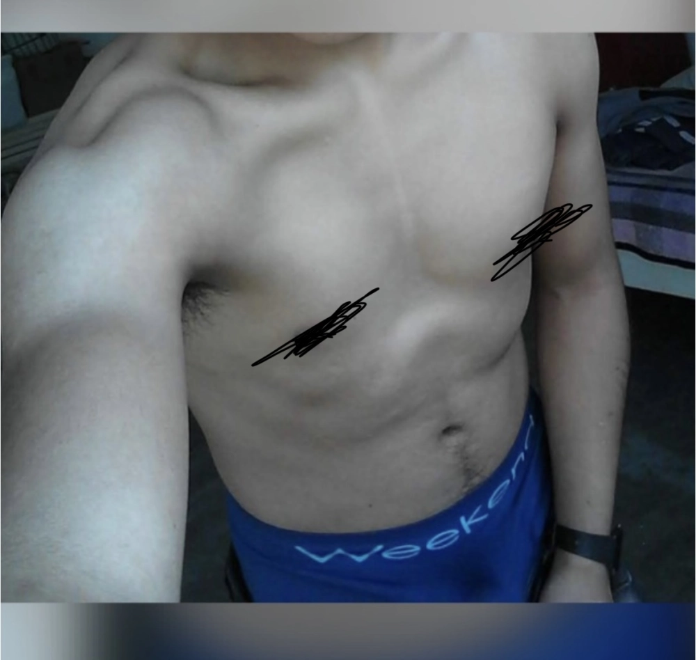 Joven latino 22 años realiza masajes relajantes musculares  - 1