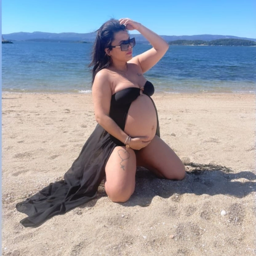 Brasileña embarazada con ganas de pasar bien 