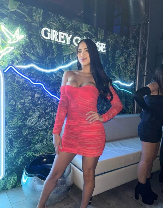 La morena más guapa y divertida 24 h disponible  - 2