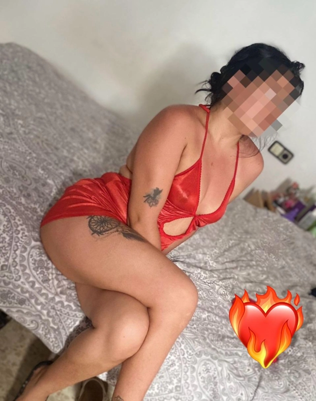 Morena juguetona y divertida. - 1