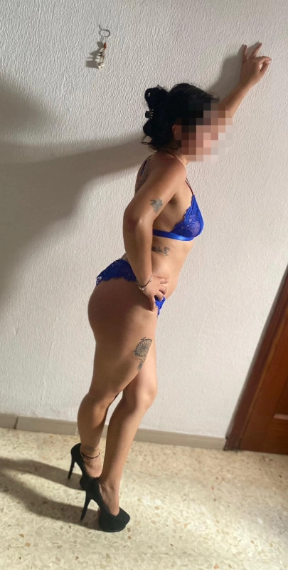 Morena juguetona y divertida. - 6