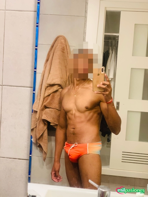 Latino disponible para ti escríbeme aquí 