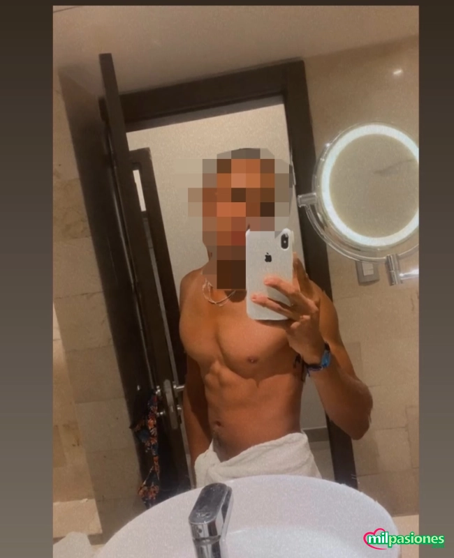 Latino disponible para ti escríbeme aquí  - 1