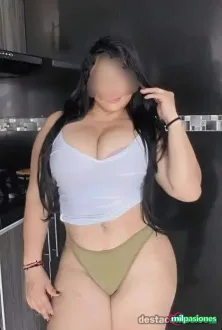 Con solo 30 rosas ????  latina venezolana quiero hacer amigos 