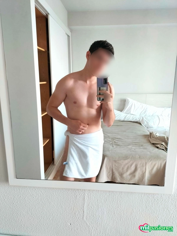 Apolo, catalán BISEX XL solo solventes ++PAREJAS :) - 1