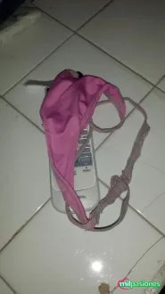   Te compro el tanga que llevas puesto si te lo quitas delante mio