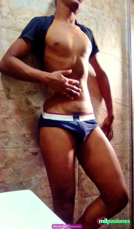 Chico  mulaton buen cuerpo act y pas piso privado 24hras€ - 1