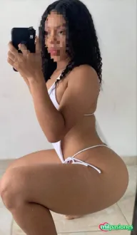 La negra fina Rica y deliciosa para ti recién llegada 