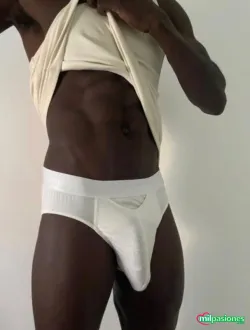 Chico negro africano guapo joven pa conocer