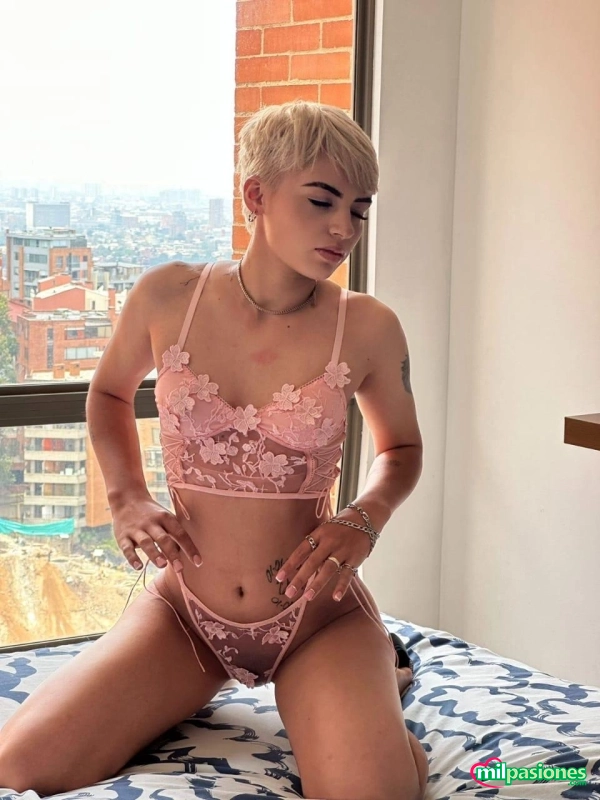 Rubia explosiva, escort de lujo en Málaga - 6