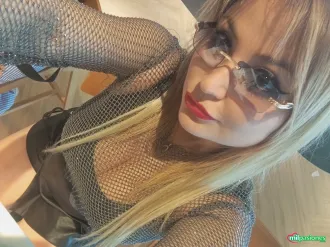 Gatita sexy calientey apasional de curvas seductoras