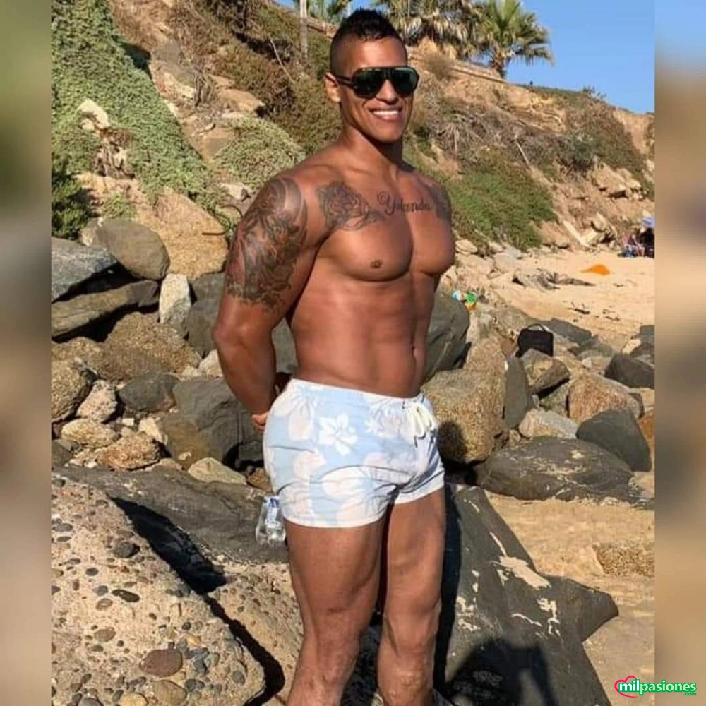 EMILIO  CHICO MUY MASCULINO COLOMBIANO DE CONFIANZA 