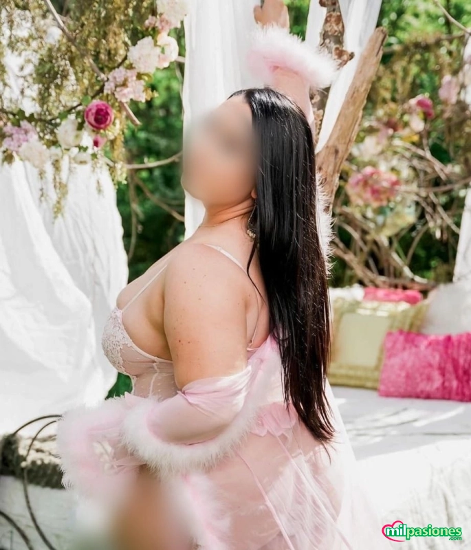 Elegante mujer con grandes Curvas EN SAN ISIDRO 30MIN 60€ - 3