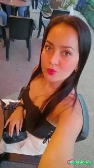 DELICIOSA LATINA CON DESEOS DE LUJURIA Y SEXO 24 HORAS