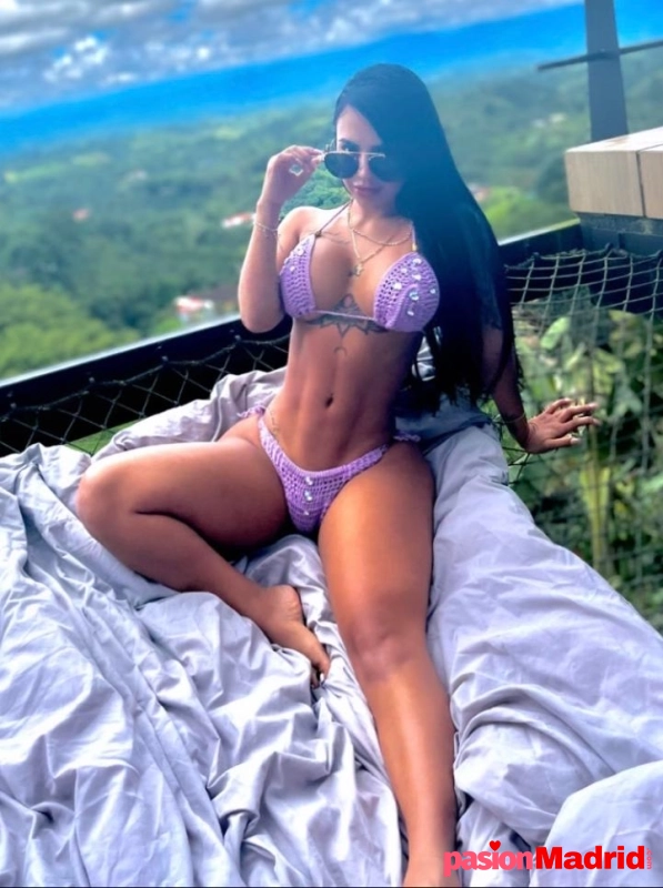 CAMILA  CUERPO DE DIOSA!!