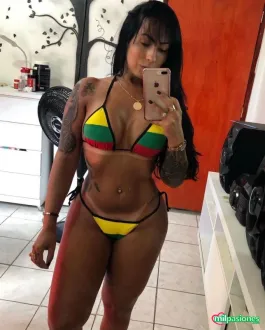 TAYSSA, hermosa y atrevida  trans Brasilera