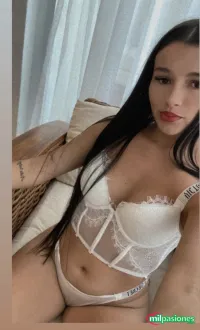 Soy una hermosa colombiana joven peli negra 