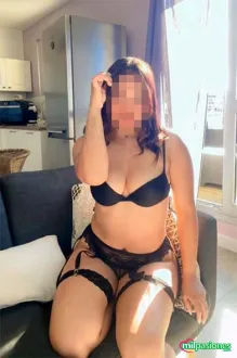  SEXY Y CAÑERA TRAGONA Y MUY FIESTERA SIEMRPE CON 