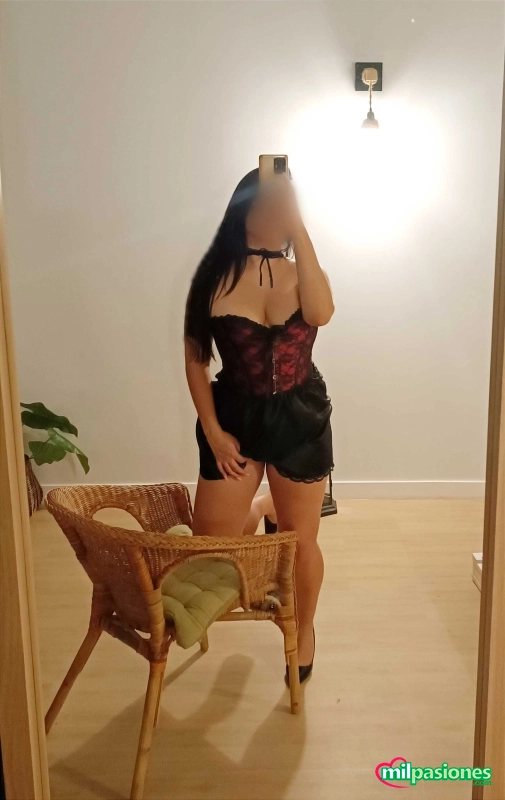 ELEGANTE MASAJISTA TANTRICO, DIOSA DE LA RELAJCION  - 2