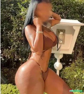 VANESSA BELLA Y DIVERTIDA MUÑEQUITA RECIÉN LLEGADA LLAMAME