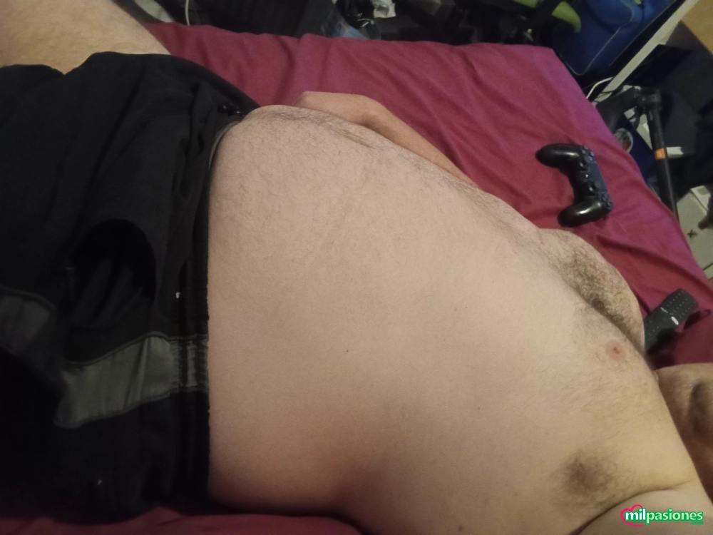 Chico de compañía joven gordito buena polla