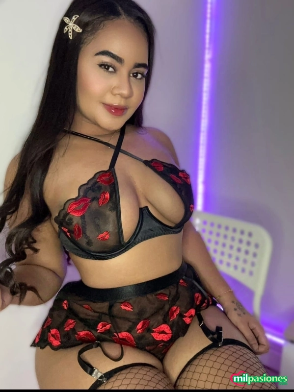 CHICA COLOMBIANA DE LUJO JOVEN Y VIBRANTE