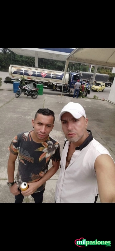 Trio gay colombianos con ganas de morbo para hombres 