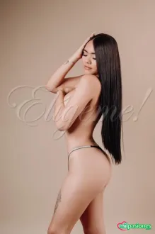 ANA DELICIOSA Y SENSUAL modelo de pasarela