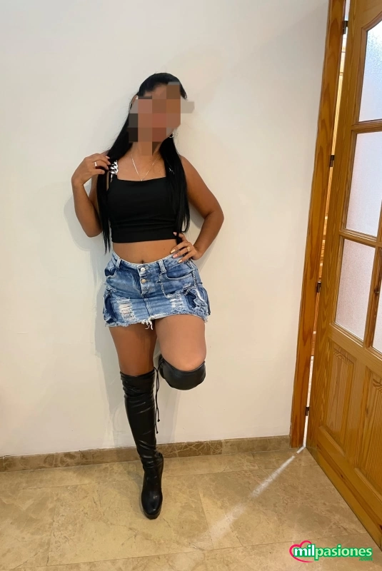 Hola soy paola una linda latina por primera vez en lucena  - 2