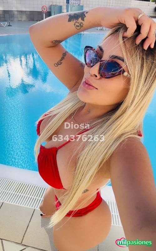 Hola una linda rubia recién llegada a esta hermosa islas  - 1