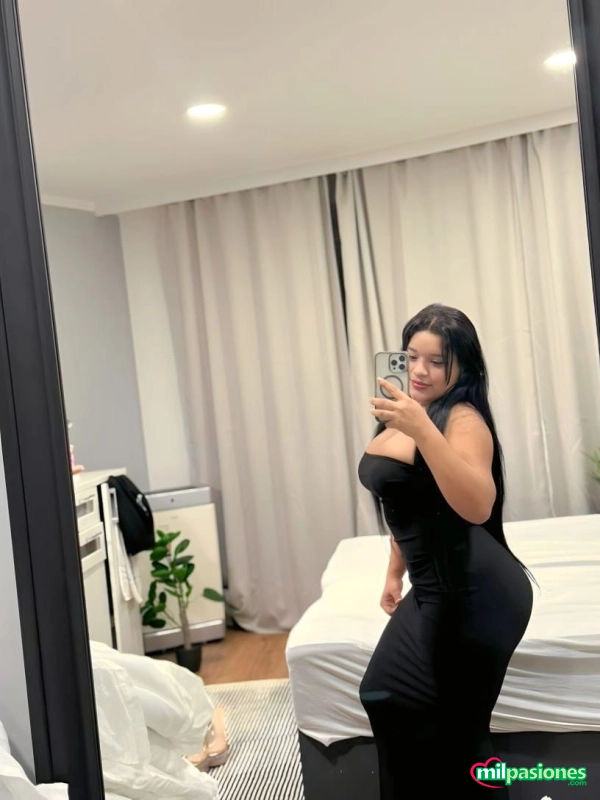 Latina con una sonrisa encantadora muy cariñosa y amable  - 3